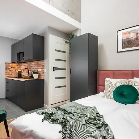 Felicjanek 15 - By Upstairs *