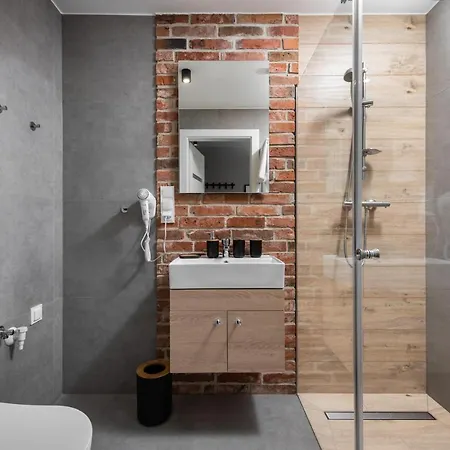 Felicjanek 15 - By Upstairs *