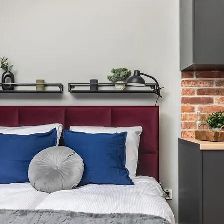 Felicjanek 15 - By Upstairs *