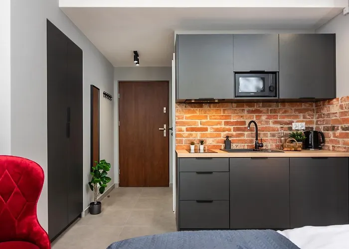 Felicjanek 15 - By Upstairs