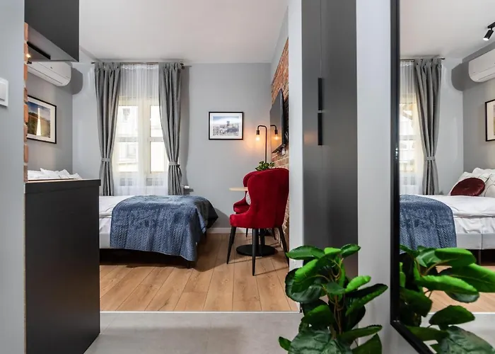 Felicjanek 15 - By Upstairs *