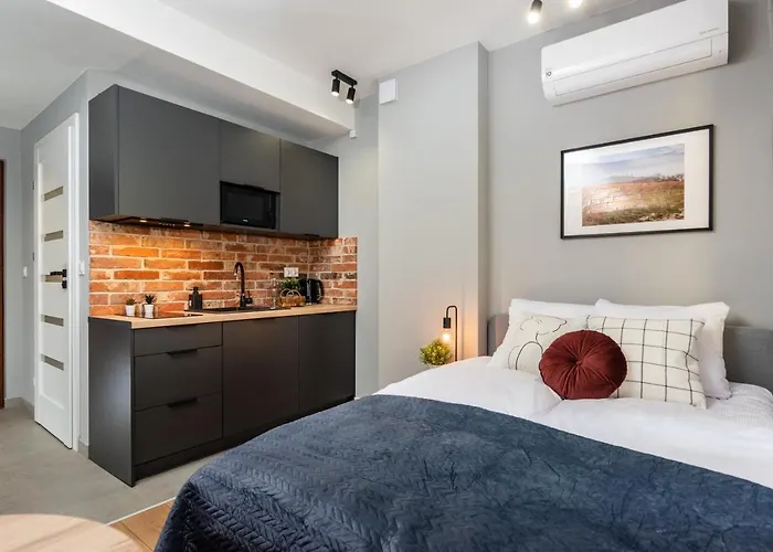 Felicjanek 15 - By Upstairs *