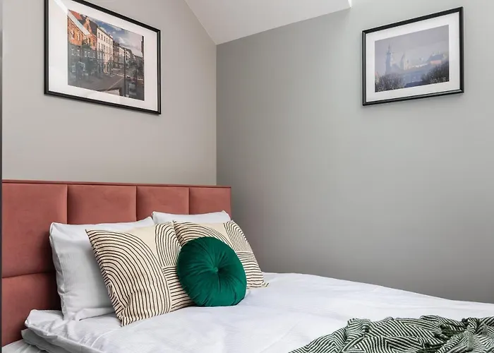 Felicjanek 15 - By Upstairs Daire Krakow