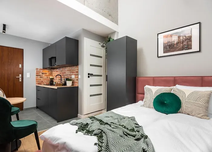 Felicjanek 15 - By Upstairs *