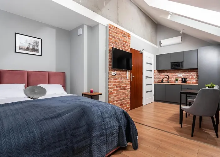 Felicjanek 15 - By Upstairs