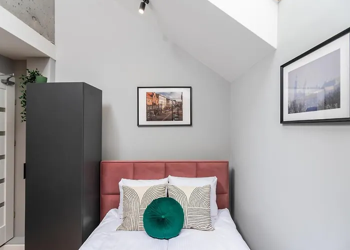 Felicjanek 15 - By Upstairs Daire Krakow