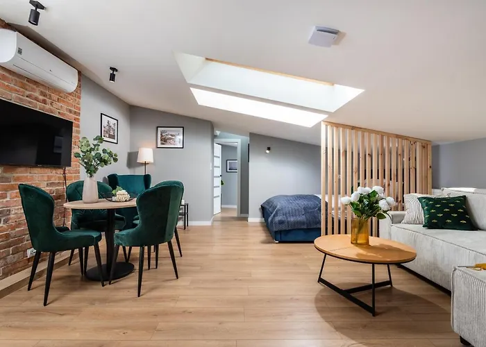 Felicjanek 15 - By Upstairs Daire Krakow