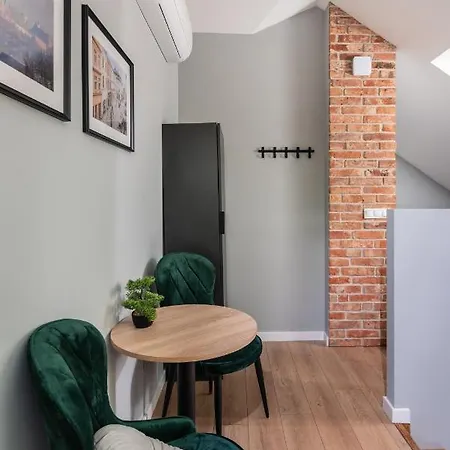 Felicjanek 15 - By Upstairs *