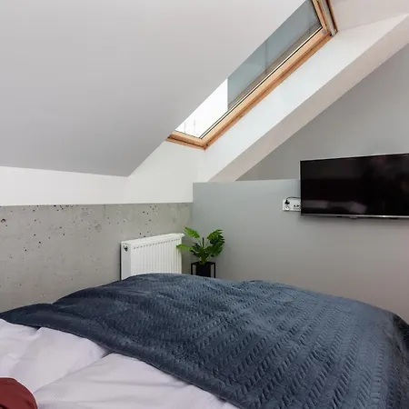 Felicjanek 15 - By Upstairs Apartament *