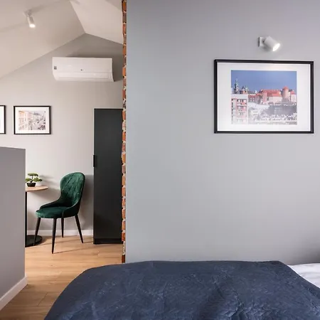 Felicjanek 15 - By Upstairs *