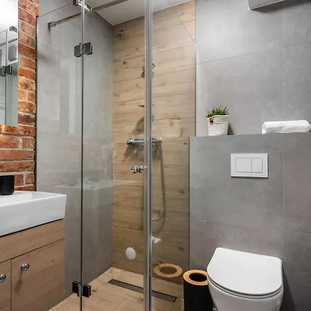 Felicjanek 15 - By Upstairs *