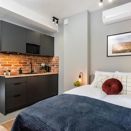 Felicjanek 15 - By Upstairs *