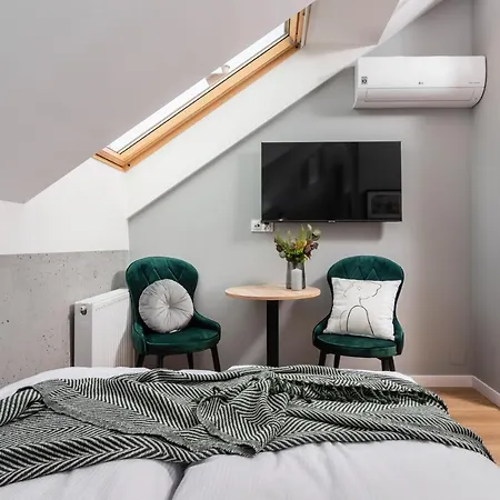 Felicjanek 15 - By Upstairs *