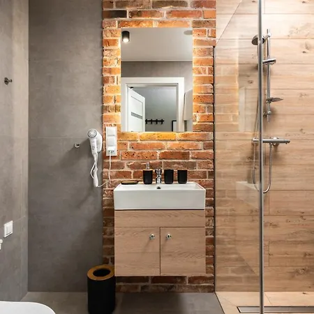 Felicjanek 15 - By Upstairs *