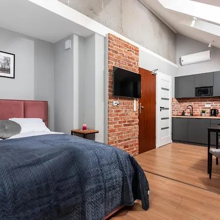 Felicjanek 15 - By Upstairs