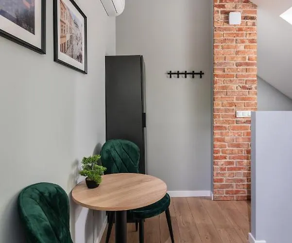 Felicjanek 15 - By Upstairs *