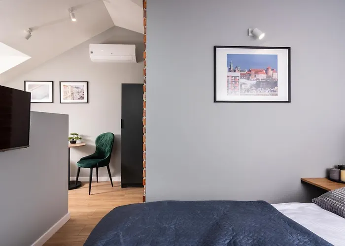 Felicjanek 15 - By Upstairs *