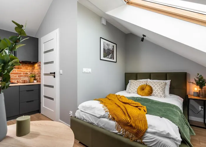 Felicjanek 15 - By Upstairs *